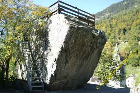 20061013 0014  vallee trient salvan sentier marconi rocher transmission