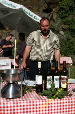 20061013 0039  vallee trient salvan sentier marconi degustation vins gerald besse