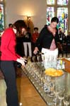 20050604-0054-journee cremants luxembourg echternach service vin verres cocktail